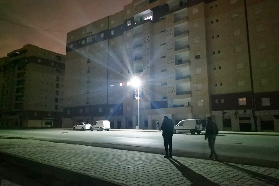 Lahat sa dalawa sa Algeria