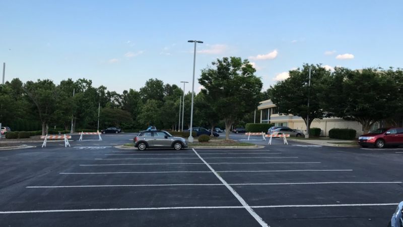 Pag-iilaw sa parking lot at ang pagbabago ng tanawin ng American market